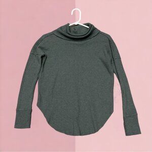 Aritzia TNA long sleeve top size XXS